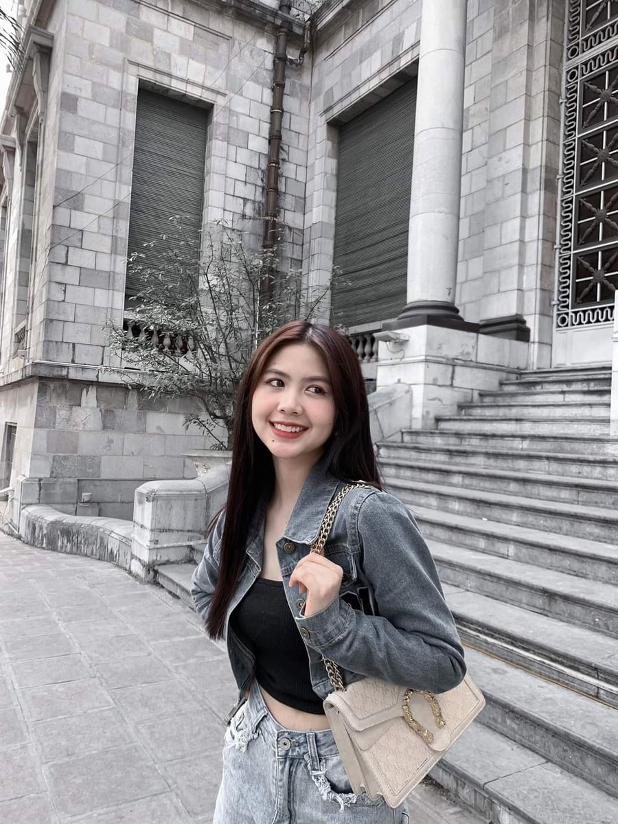 trile110896's tweet photo. Bé muốn được xem ku, có anh nào gửi ku qua ib cho bé ko https://t.co/OG9dtiKQqI