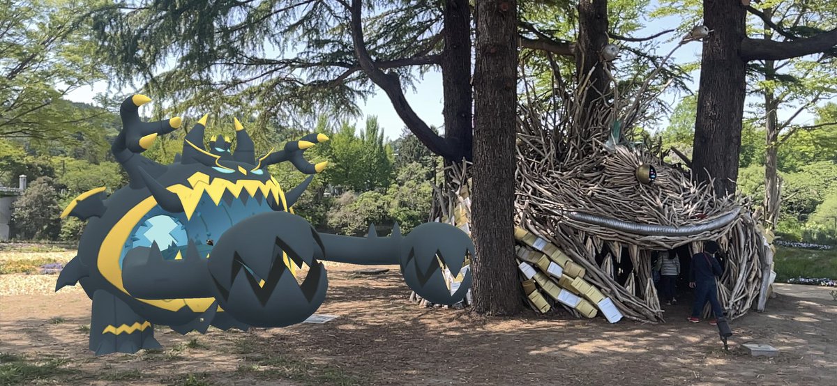 PokmonGoAuslnd1's tweet photo. GOスナップショット史上最高のものができたのでぜひ拡散希望ブーン！
#ポケモンGO #GOスナップショット
#アクジキング #双子コーデ https://t.co/gPIcKFkxLi