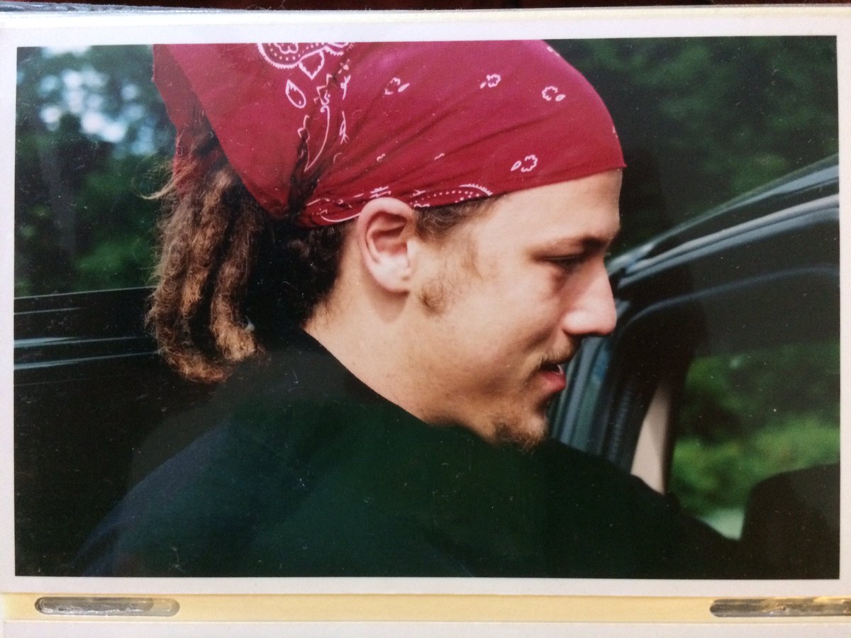 MusicoloJake's tweet photo. @juliannegrasso Lol. You probably don’t know this about me but in college and after I grew my hair so long and thick that it was dreadlocks. Literally https://t.co/aeyhwfccFP