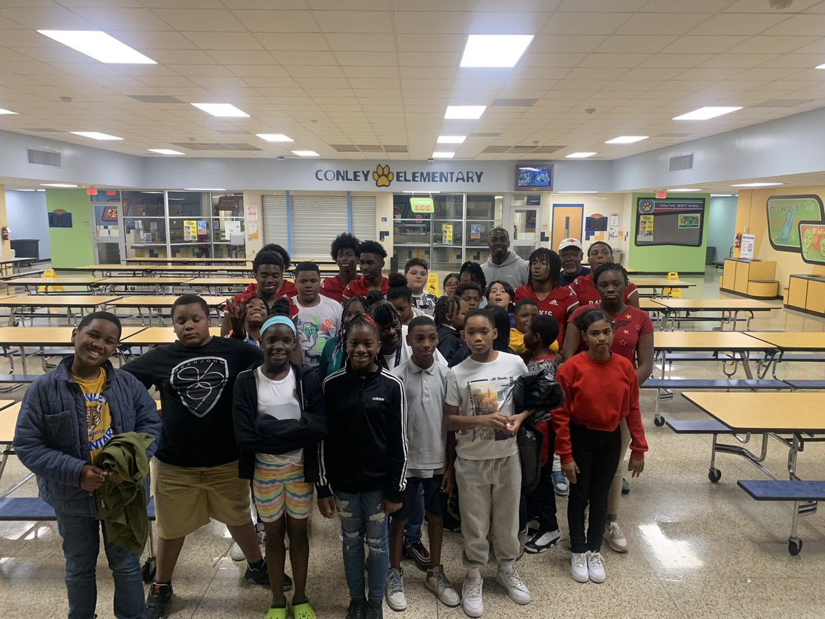 Davis Falcons Football tweet media