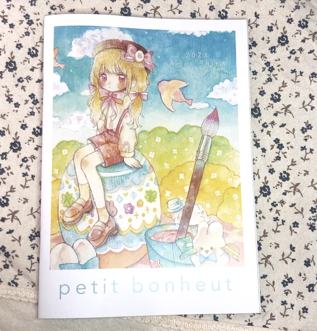 2022年5月～2023年4月までのイラストをまとめたA5サイズの本です🌷 