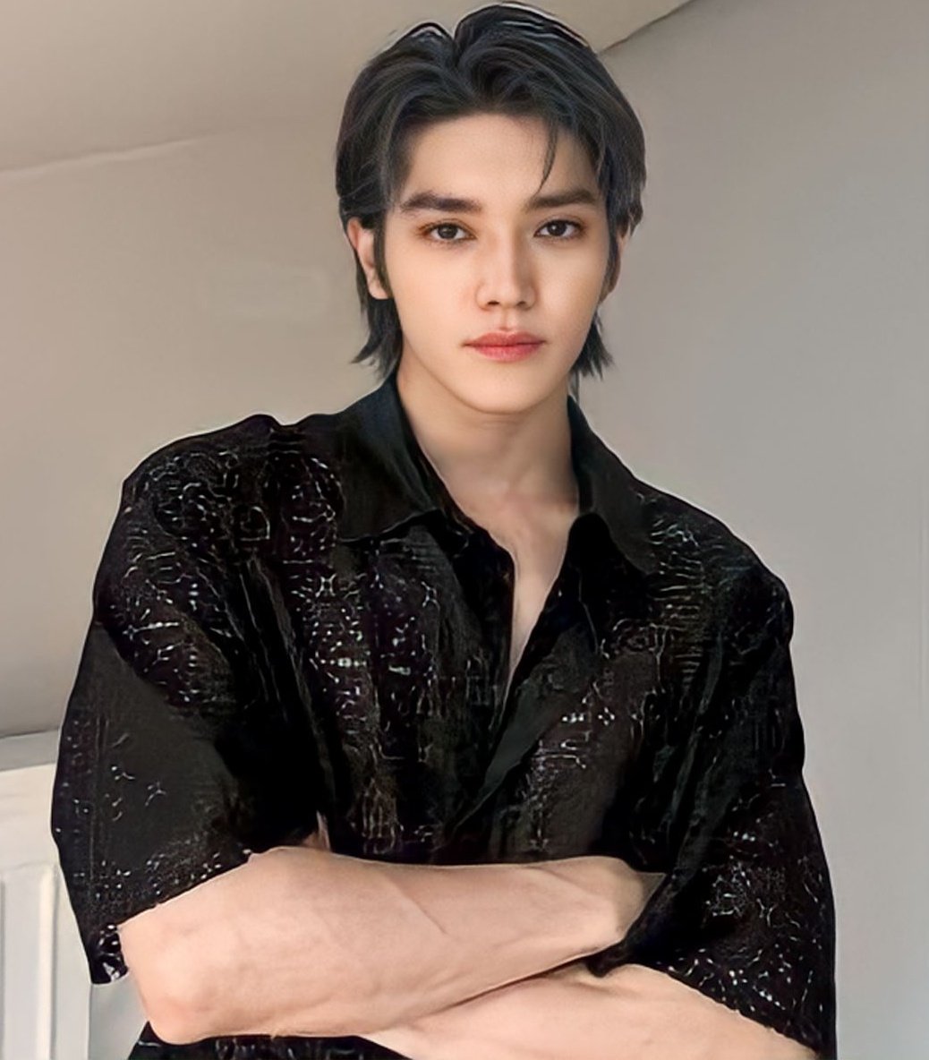 Yourdaiisy's tweet photo. TAEYONG IS:

1. SONGWRITER 
2. COMPOSER 
3. PRODUCER 
4. CHOREOGRAPHER 
5. MAIN DANCER
6. MAIN RAPPER
7. VOCALIST 
8. MASTER OF CONCEPT 
9. ABSOLUTE ACE
10. THE PILLAR

THE FIRST SOLOIST AND HAVING SOLO ALBUM FROM THE GROUP.

TAEYONG SOLO IN JUNE 
#TOLOISCOMING https://t.co/uVdPw9Rfcn