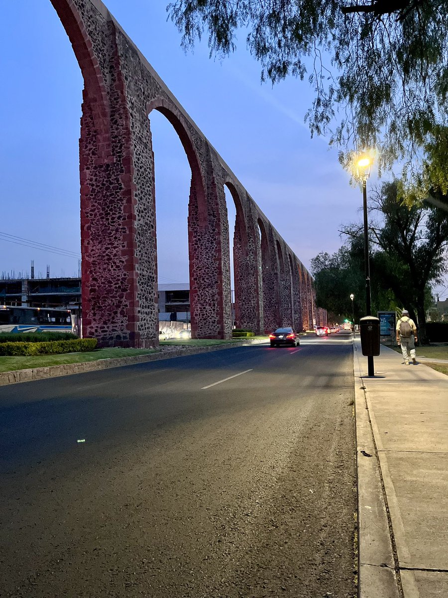 apocool_'s tweet photo. ¡Así las tardes en los Arcos de Querétaro!✨🇲🇽

#QueretaLOVE #Querecool #Queretaro https://t.co/TxOktuIC0t