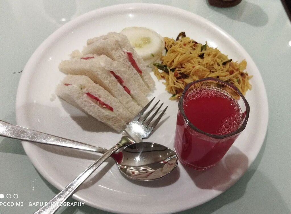 Okay... Almost the last day in Hyderabad.

#FoodieOdia #OdiaFood #therawtextures #feedfeed #nomnom24x7 #nomnomnom #foodiesofbhubaneswar #bangalorefood #bengalifood #northindianfood #delhifood #chennaifood #mumbaifoodie #instafoodie #foodiesofindia #platinggoals #walkwithindi…