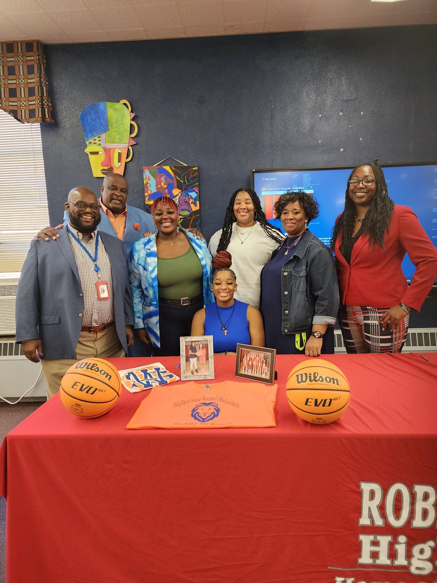 LeeLadyGenerals's tweet photo. Congratulations goes out to our Lady General, Charity Fantroy, on signing her NLI today to play collegiate basketball at Wallace State Community College in Hanceville, AL. @PrincipalAMarsh  @csheri23 @theleegenerals #LeeU 🏀 https://t.co/G7ootP9CYc