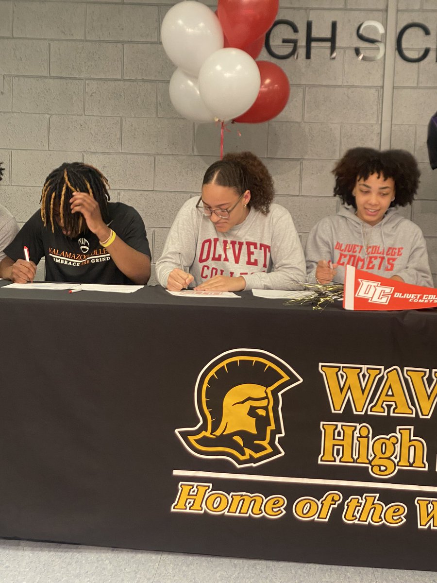 McconnellErika's tweet photo. Signing Day for @MariahnaMcConn1 ~ Commitment to @olivet_wbb.
@coachsabiiti @PGHMichigan @WLNS @LBInsider @WaverlyGirlsBB @MIpremierbball @CoachRayKimball @wilxTV https://t.co/gVQVwBZZGD
