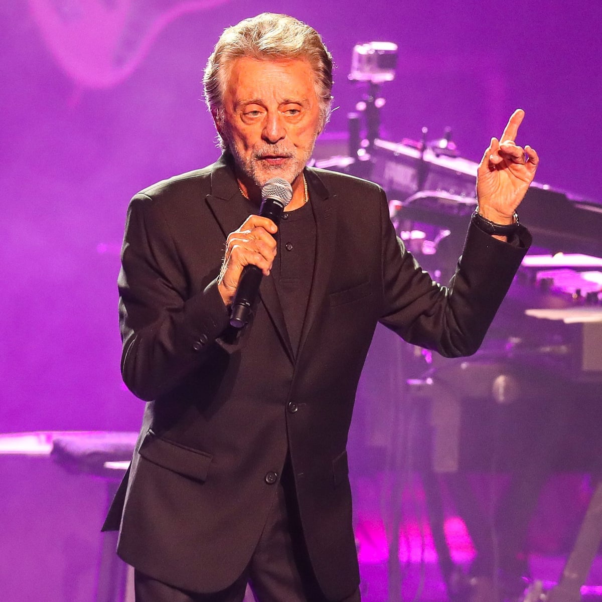 Happy Birthday Mr. Frankie Valli!!
I adore your voice so much.
Look forward to your tour this summer. 