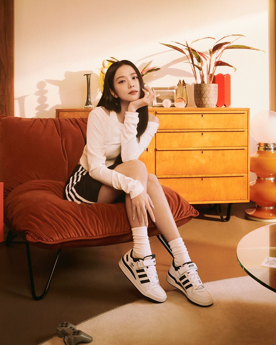 keitadj3's tweet image. #BLACKPINK ジス for adidas originals

FORUM with #JISOO