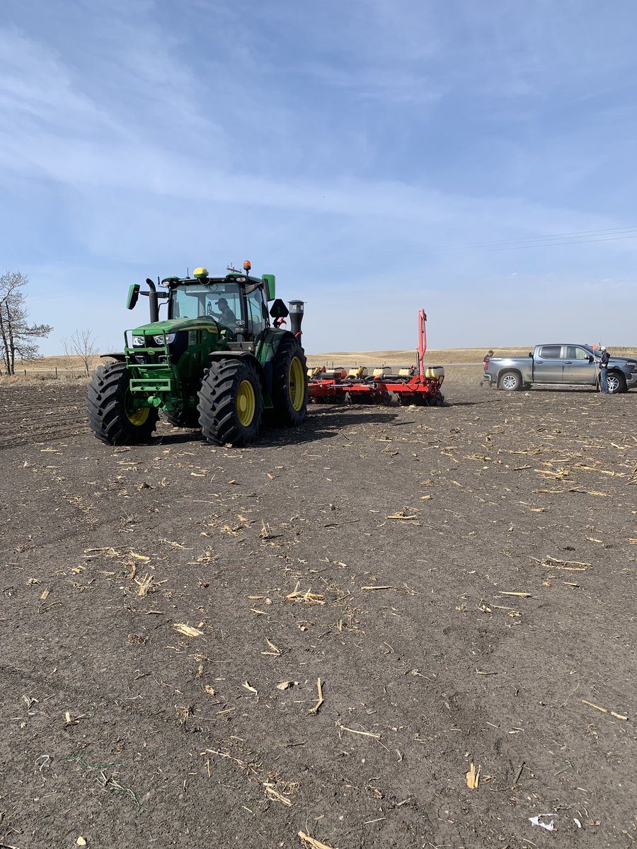 TeamNEABBCS's tweet photo. Working at getting that local data in the ground today!!! @Bayer4CropsCA https://t.co/TzLIYDHlGq