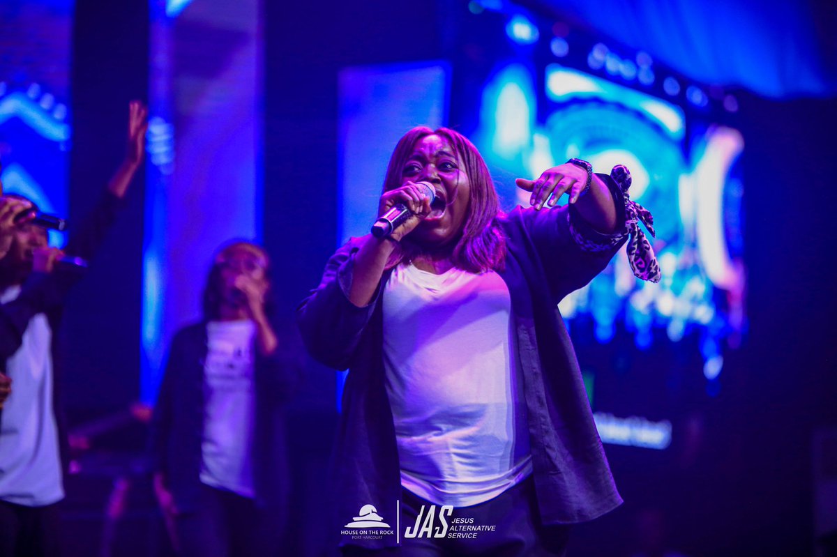 HOTRphc's tweet photo. #ContemporaryPraise
🎼You are Able (Ada)
🎼No other name (Purist Ogboi)
🎼I trust You (Tasha Cobbs)
🎼Ah (Tasha Cobbs)
Led by Ayo Ogunrinde & Chelsy Odoya
#JAS
#TheJesusAlternativeService
#HouseOnTheRockPortHarcourt https://t.co/LHqvMv4Uie