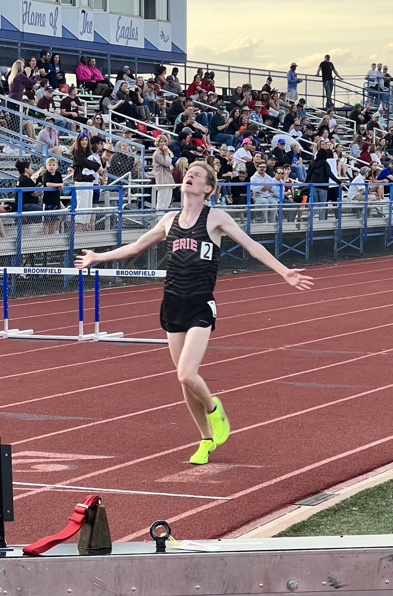 ErieTigersTandF's tweet photo. Congrats to Evan Kraus on settling another school record in the 3200m race with a time of 9:20.78!!! Evan now holds every individual distance record at EHS!!! 🥇🐅💨 @ErieHSAthletics @ErieHighSchool @BoCoPreps @CreightonXC #BNR https://t.co/ZncaOfioA6