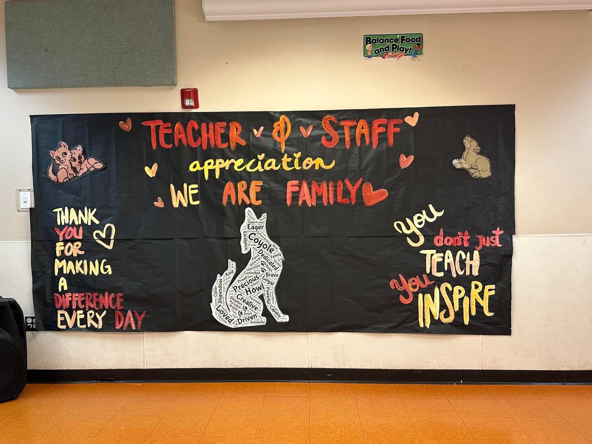 Four_C_Charter's tweet photo. We continue to celebrate #teacherappreciationweek today!  Our Official FCUS PTC set up a wonderful luncheon for The lunch was sponsored by Texas Roadhouse Kissimee and the cupcakes were by Cake &amp; Bake! 
@CSUSAJonHage 
@Jodi_Evans1 
@drdchristiansen 
@DeniseT4Corners 
@Sherry_Ann_ https://t.co/2FwPFmuVOO