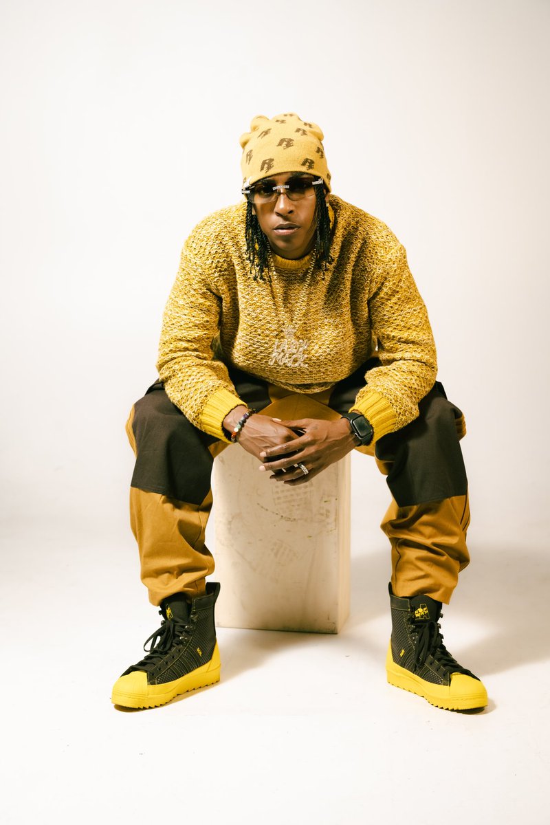 RDamacksta's tweet photo. THEY DID ME UP FOR THE BIRTHDAY PHOTOSHOOT✨🎊🥳 #RRDSSTARR⭐️✨#RRMCCROSS 🤑🔥#DAMACKSTAA😎✨ https://t.co/0g0RIIub0R