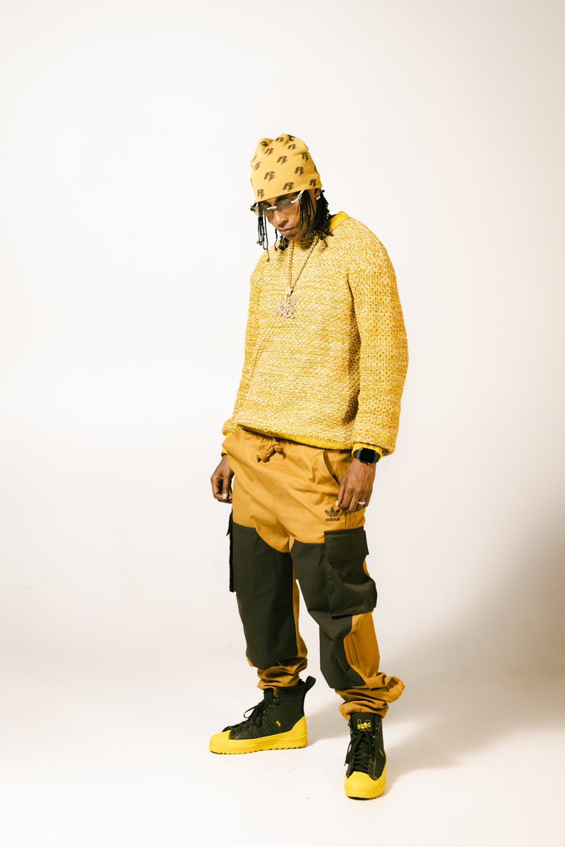 RDamacksta's tweet photo. THEY DID ME UP FOR THE BIRTHDAY PHOTOSHOOT✨🎊🥳 #RRDSSTARR⭐️✨#RRMCCROSS 🤑🔥#DAMACKSTAA😎✨ https://t.co/0g0RIIub0R