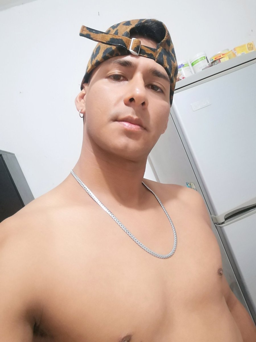 jordyellobo's tweet photo. * * * NUNCA MIRES ATRÁS, SI NO FUNCIONÓ HAY MÁS EN LA SALA DE ESPERA * * *

#tqg #panama #centroamerica #boy #boys #men #pic #chicos #chicosguapos #latino #live #world #travel #aventura #menxmen #pride #sexyboys #sexylatino #hombre #modahombres #hombressexys #shakira #karolg https://t.co/Zr1QV6t2zC