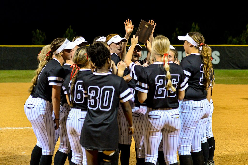 AlecEtheredgeSC's tweet photo. Helena's softball team beat Pelham twice to earn this year's area tournament championship on Wednesday night, while the Huskies punched a ticket back to regionals in the process.

Story/Photos: https://t.co/pzk5j7RHyU https://t.co/aOVdY9GoGZ