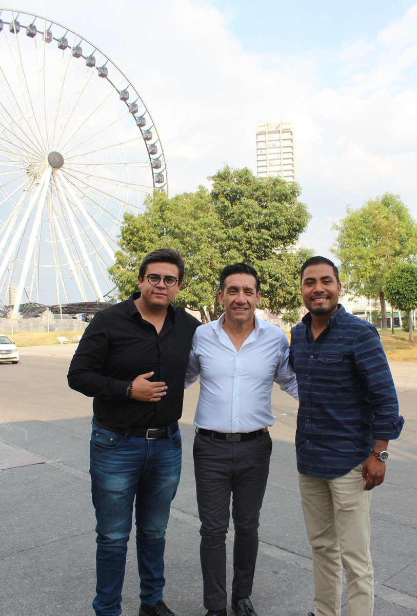 Como parte de las actividades del presidente <a href="/CarlosAzomoza/">CARLOS AZOMOZA</a>, se reunió con Francisco Jiménez y Alexis Neri, de la dirección de Turismo de #Tepeaca. 

¿Sabían que el municipio destaca por su #gastronomía basada en pescados y mariscos? 🦐🦞🐟

En puerta, proyectos conjuntos
🤝😋