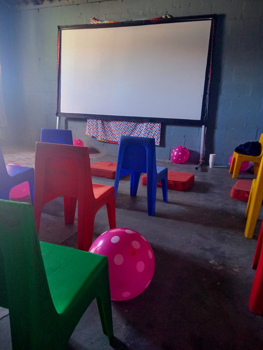 @rollution01 Much appreciated 🌄🙏📽️🇿🇦🚐
 
We will continue to use Vuma Pop-up Cinema to provide accessible entertainment for children in communities.

We are Off Grid during loadshedding. 🎞️💛 South Africa.🔋