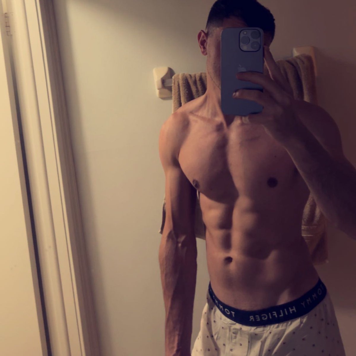 Drew911964's tweet photo. My arm isnt the only veiny thing I got 🫣 https://t.co/ov9BA6Aby0