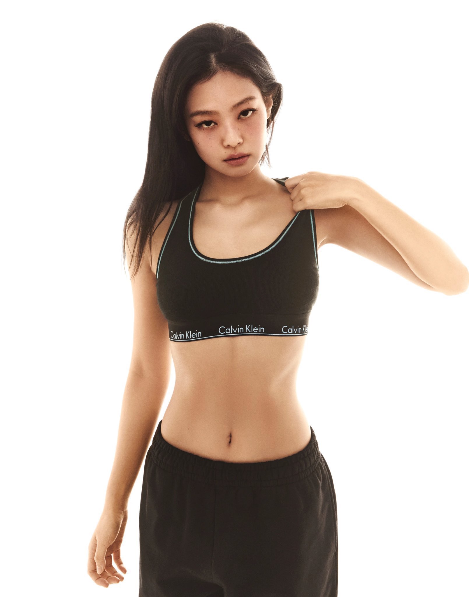 JENNIE CHILE on X: #JENNIE x Calvin Klein capsule collection (2)   / X