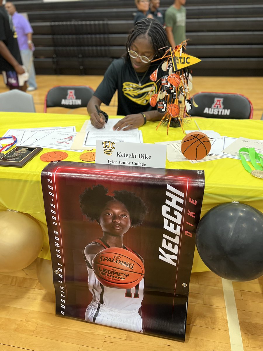 Also got to celebrate another phenomenal former athlete @kelechidke as she takes her AS talents to Tyler JuCo! Kelechi's smile and big-heart separates her from most! She always wants to make those who care about her proud! Can’t wait to see what’s next!