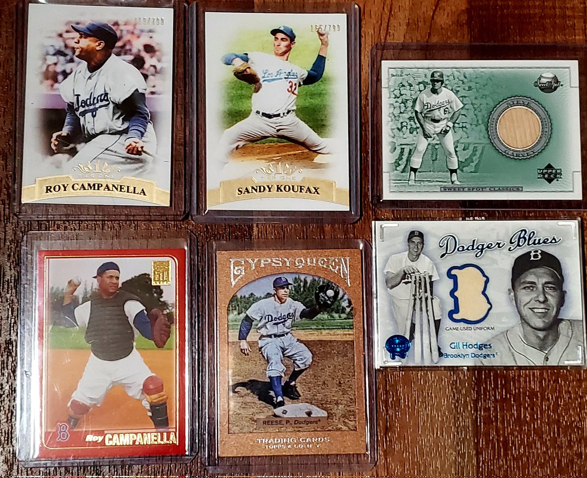 _AlleyAwesome's tweet image. I like cards.
I really like Dodgers cards.
Been real preoccupied lately. 
Needed case card time. 
Ever just open that case, or that box,not that you forget about em....but you just stare...like oh yeahh?..
Oh yeah &amp;amp; that one!
Dig out that pc stock &amp;amp; appreciate 💙⚾️💙 #GetUnbusy
