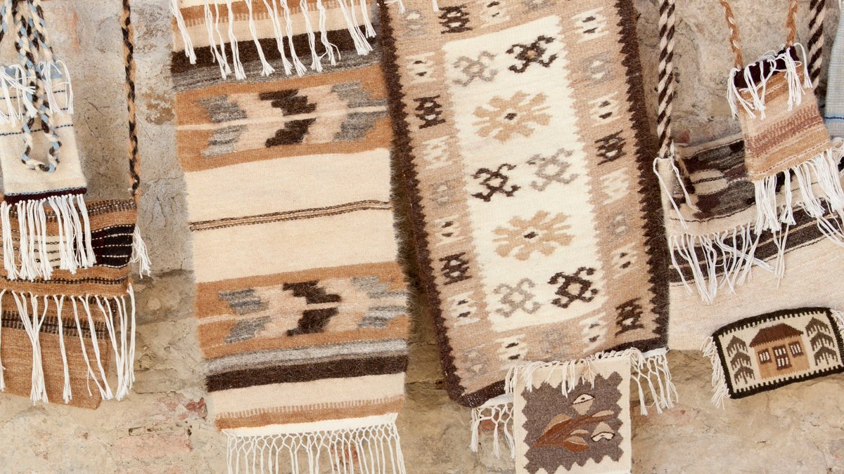 ChoudharyImpex's tweet photo. Whether you prefer bold colors or subtle patterns, we have a hand-knotted carpet to suit your style.
#ChoudharyImpex #HandKnottedCarpets #LuxuryLiving #CarpetsOfInstagram #Rugs #Handmade #QualityCraftsmanship #RoomMakeover #StatementPiece #ChoudharyImpexCarpets https://t.co/3POHyLazIa
