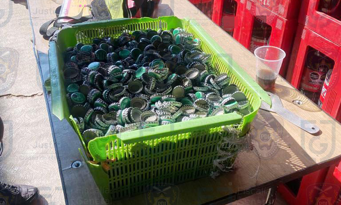 QuadratinMexico's tweet photo. #Iztapalapa
Aseguran a 2 y predio de posible elaboración de #CocaCola #Clonada https://t.co/yeHNrD1UwC https://t.co/Jx45B0N8nw