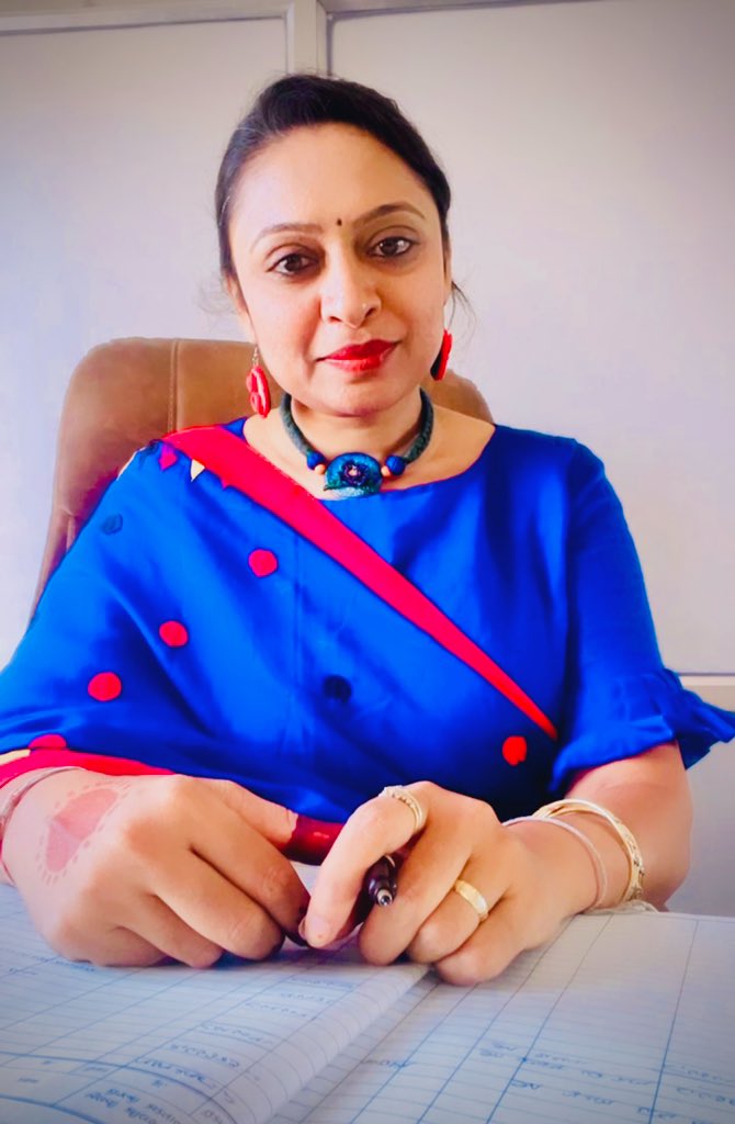 अहंकार स्वाभाविक है.... लेकिन विनय शीखना पड़ता है....।🙂💫
#beu #PositiveVibesOnly #Thursday #workingday