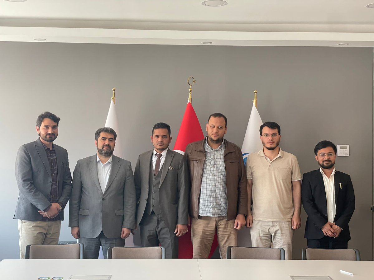JamiatPK's tweet photo. .@PresidentIJT, along with his delegation, called upon the heads of different youth organisations, including Abdullah Ilhan &amp; Yalgar Baljan, of Türkiye at their offices in #Istanbul. 

During the meetings, matters of mutual interest &amp; cooperation projects were discussed. https://t.co/zvEcCmg3sg