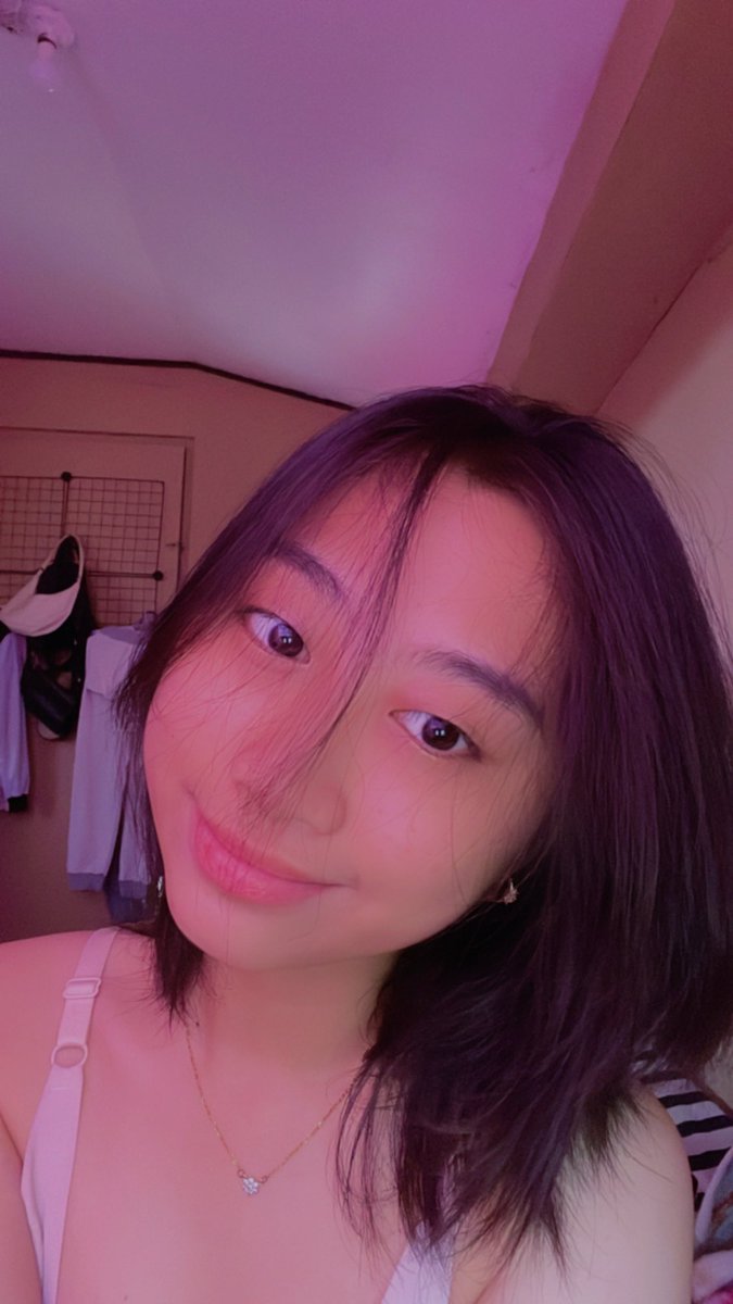 bowyyyy_'s tweet photo. don’t mind my background https://t.co/rwHfuVOa2K