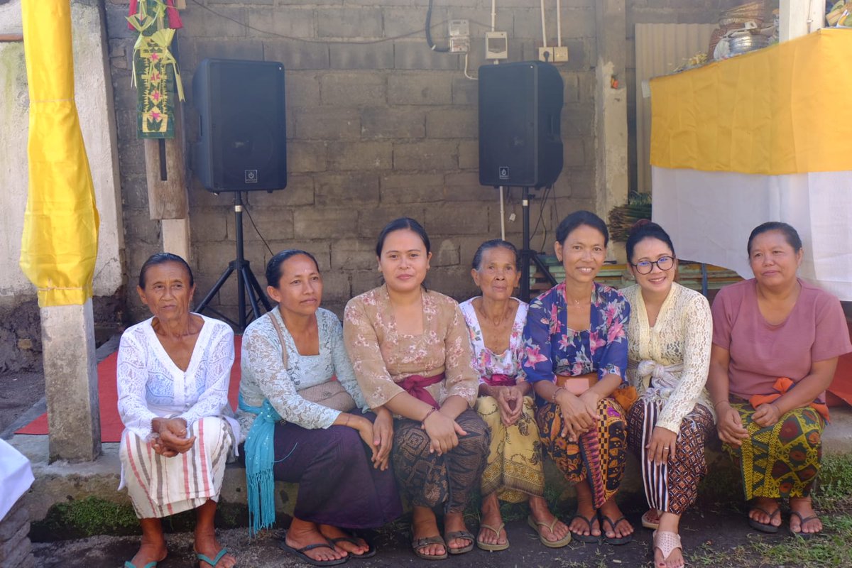 GusDark4's tweet photo. Let us not fight capitalism alone; help us preserve our culture and traditions by supporting Balinese families. #IslandofGods #TemplePreservation #SupportBalineseFamilies #CapitalismVsCulture https://t.co/VGemgQUVKv
