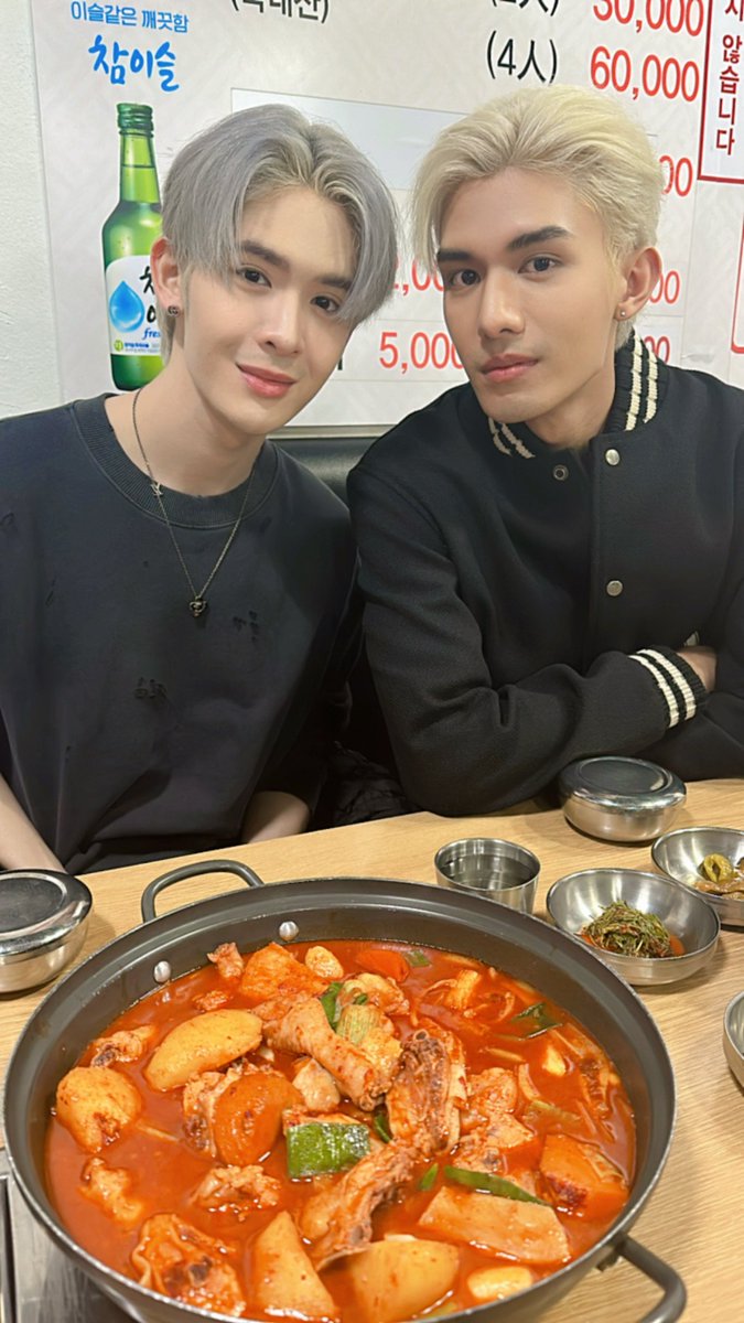 เติมพลังแล้วนะครับ 💪

#KoreaDay1WithNJ