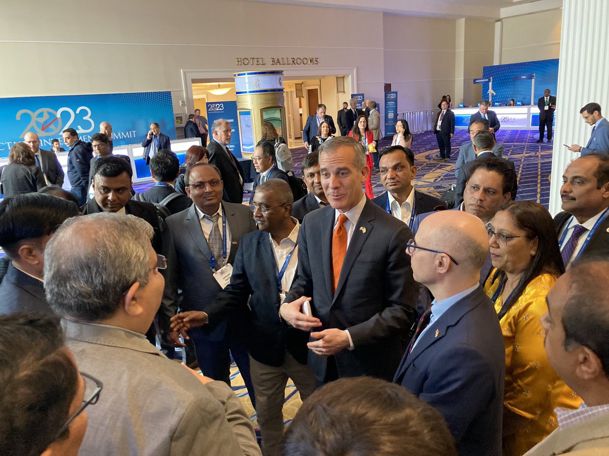 What an amazing experience meeting the Indian delegation at the #SelectUSASummit! This year's Indian delegation is not only the largest ever from India but also the largest of any country at the event, making it a testament to the incredible value we both place on #USIndiaTrade