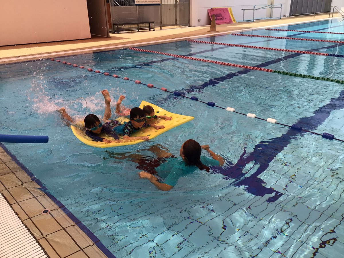 leticarino's tweet photo. First time diving into the pool #EYRocks @bonnietsui @ISPPCambodia #PhysEd #Swimming https://t.co/nAwHifutSI