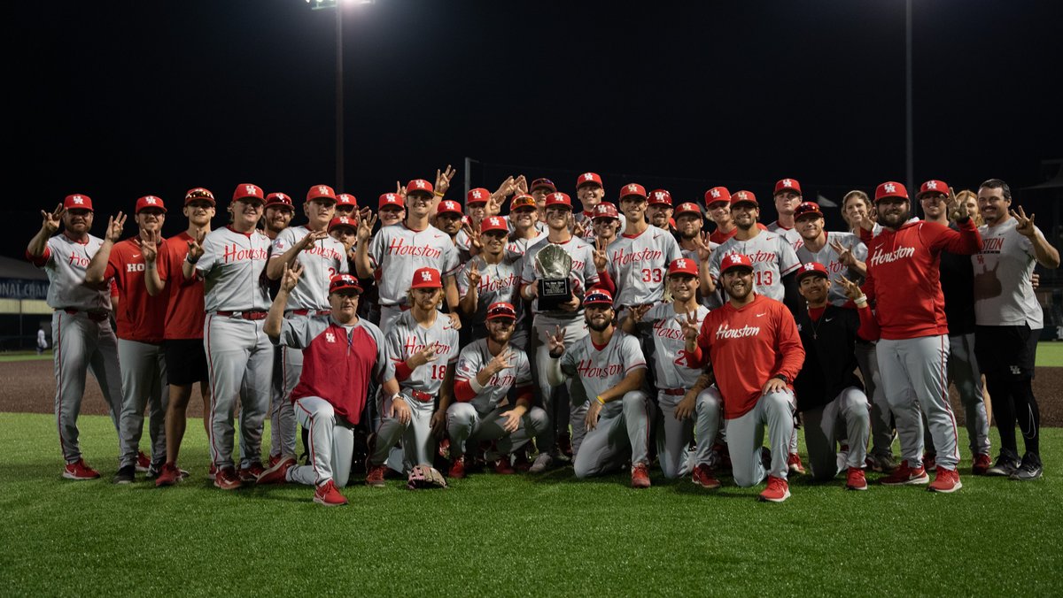 The Silver Glove stays with us 😎

#GoCoogs