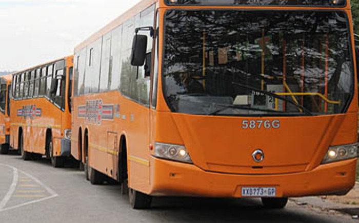 KayaNews's tweet photo. About 200,000 bus commuters who rely on Putco services will have to seek alternative modes of transport from this morning.
#KayaNews #Putco JJ. https://t.co/9JOTK5vMUA
