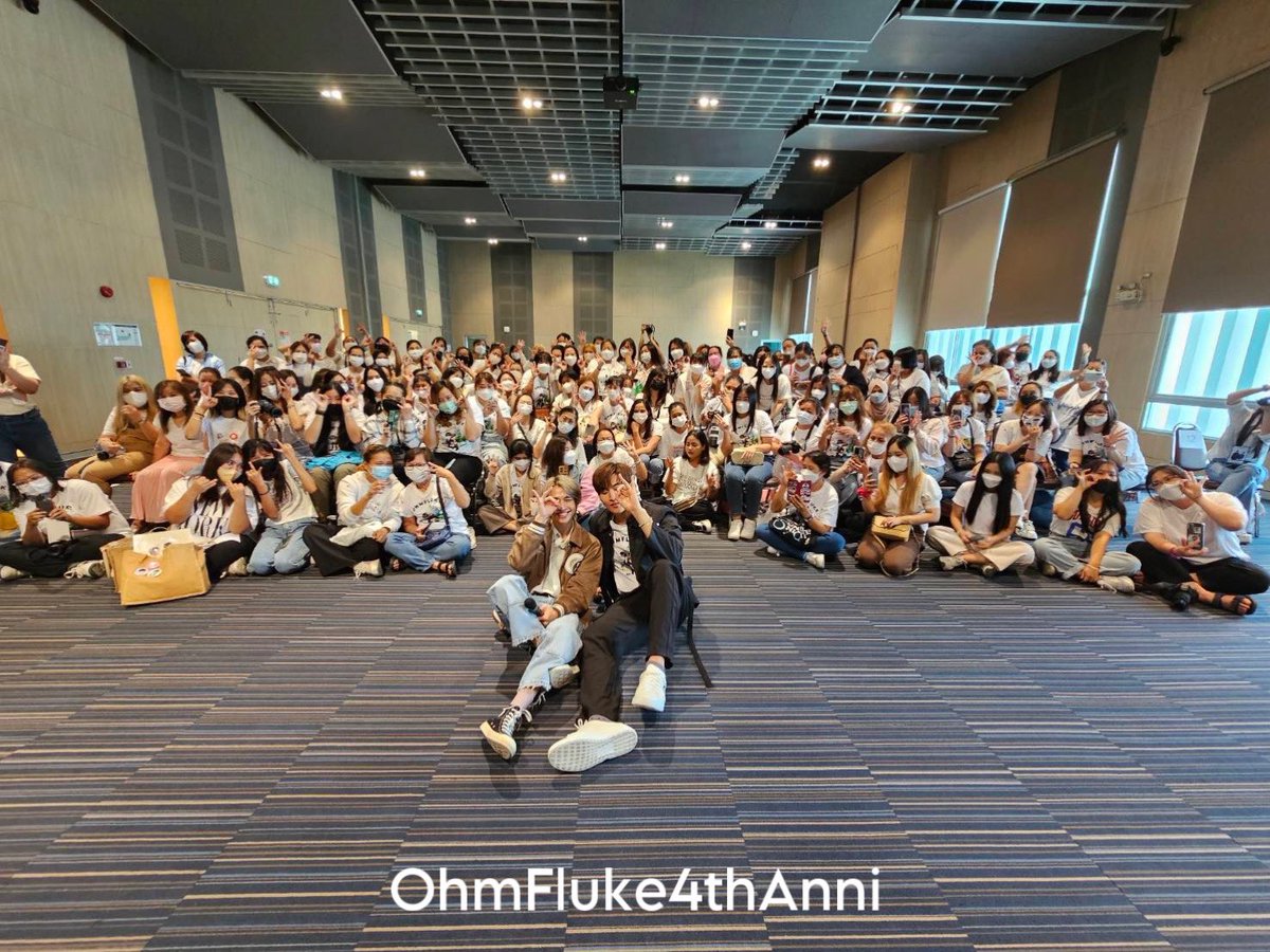 OhmFluke4thAnni's tweet photo. เราเรียกมันว่า “ความรัก” ขอบคุณพลังความรักที่ทุกคนมีต่อโอห์มฟลุ้คจนทำให้โปรเจคสำเร็จลุล่วงไปได้ด้วยดี ขอบคุณทุกคนที่มาร่วมงานในวันนี้และแฟนคลับทางบ้านที่ช่วยกันเล่นแท็ก สุดท้ายนี้ขอบคุณโอห์มฟลุ้คที่เป็นความรักของพวกเราและเป็นจุดกำเนิดสิ่งดีๆในวันนี้ 💙#โอห์มฟลุ้คส่งน้องเรียนปอตรี https://t.co/b9uI0yNCq3