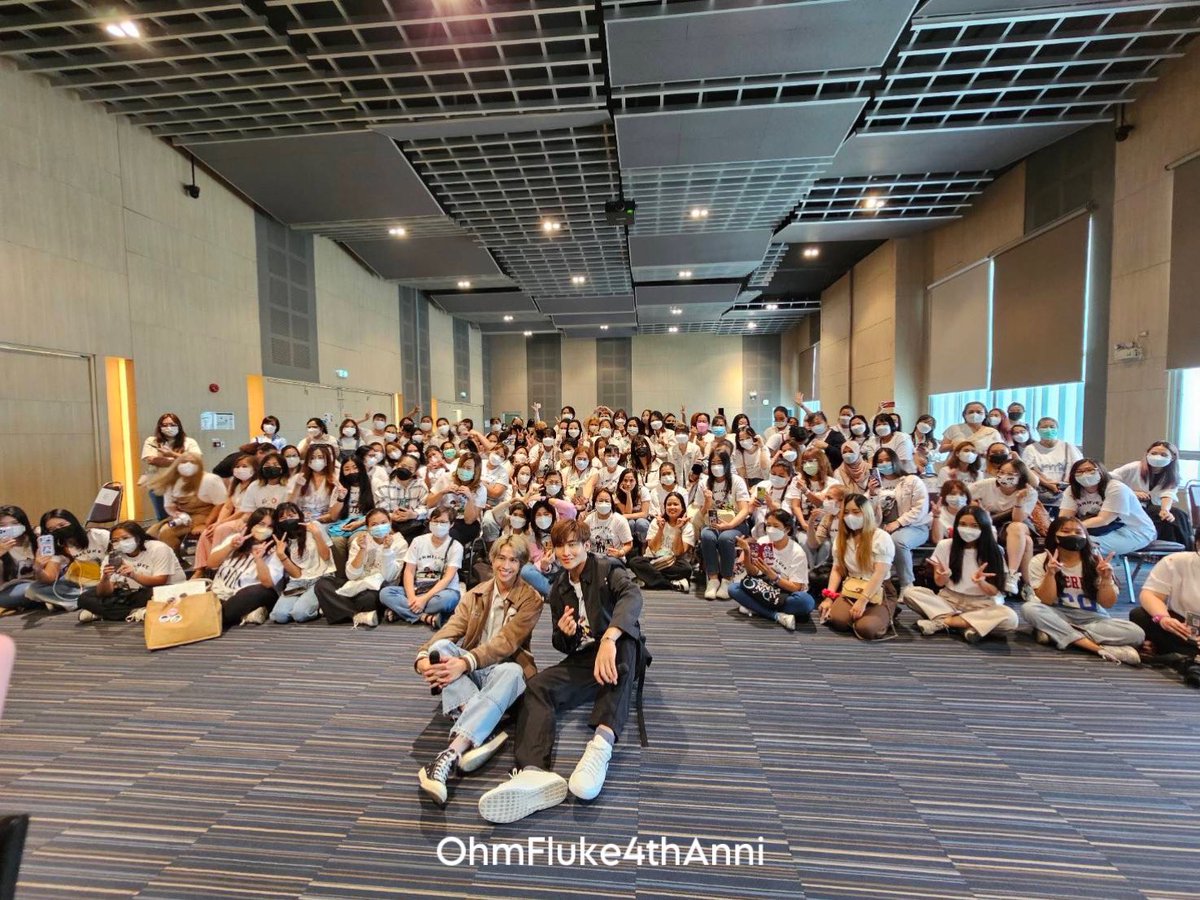 OhmFluke4thAnni's tweet photo. เราเรียกมันว่า “ความรัก” ขอบคุณพลังความรักที่ทุกคนมีต่อโอห์มฟลุ้คจนทำให้โปรเจคสำเร็จลุล่วงไปได้ด้วยดี ขอบคุณทุกคนที่มาร่วมงานในวันนี้และแฟนคลับทางบ้านที่ช่วยกันเล่นแท็ก สุดท้ายนี้ขอบคุณโอห์มฟลุ้คที่เป็นความรักของพวกเราและเป็นจุดกำเนิดสิ่งดีๆในวันนี้ 💙#โอห์มฟลุ้คส่งน้องเรียนปอตรี https://t.co/b9uI0yNCq3
