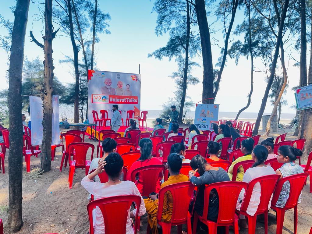 svgrybguj's tweet photo. Excitement is in the air! People are gathering at Nargol Beach, Umargam for #Y20GujaratSamvad.

The event will begin shortly, don't miss out on this unique experience to create positive change. 

See you at the beach! 🌴🌊

#Y20India #Y20Talk https://t.co/Zx1GFcIGwH