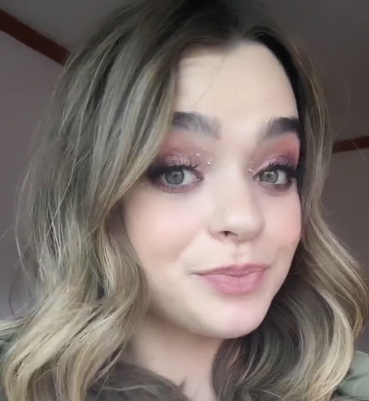 ִֶָ (@isahargreeves) on Twitter photo 