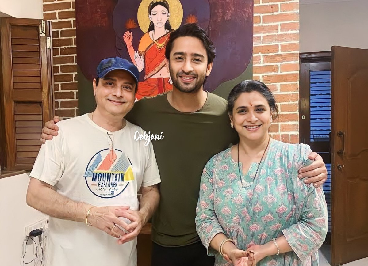 Beautiful people 🥰🧿 @Shaheer_S @sspilgaonkar @SachinPilgaonkr

.
.
.
.
#shaheersheikh #supriyapilgaonkar #sachinpilgaonkar #loveandrespect #birdies