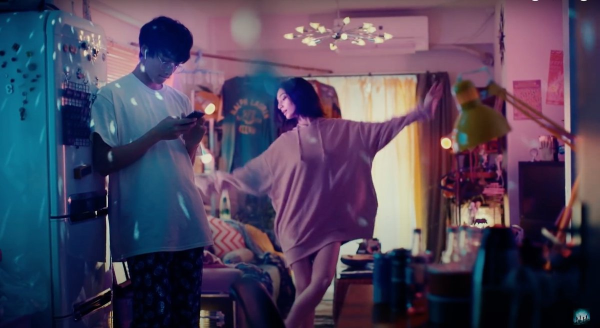 撮影を担当しましたback number MV「黄色」（Dir:山戸結希）、GReeeeN MV「2/7の順序なき純情」（Dir:酒井麻衣）がVIDEO SALON5月号で紹介されました。主にライティングや、色のアイデアについてお話しさせて頂きました。お時間ありましたらご一読くださいませ。genkosha.co.jp/vs/backnumber/…