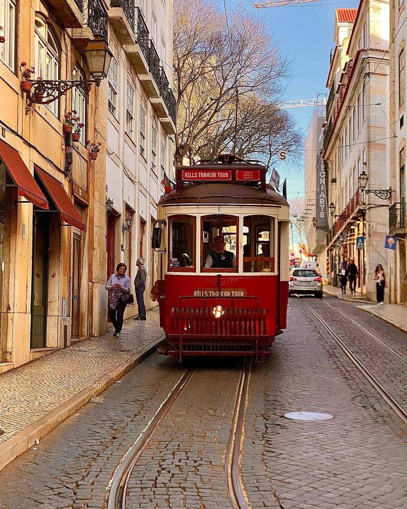 Nostalgia. Lisboa, Portugal.

#lisboa #portugal #visitportugal #travelphoto #travelphotography #photoblog #travelblog #travelguide #traveldiary #tufotonatgeo #yourshotphotographer #lonelyplanet #mylpguide #travelphotos #worldbestescapes #viajarmola #trav… instagr.am/p/Crzz0hToosq/