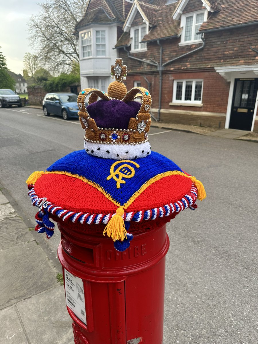 montie's tweet image. Good morning from Salisbury Cathedral Close #twodaystogo