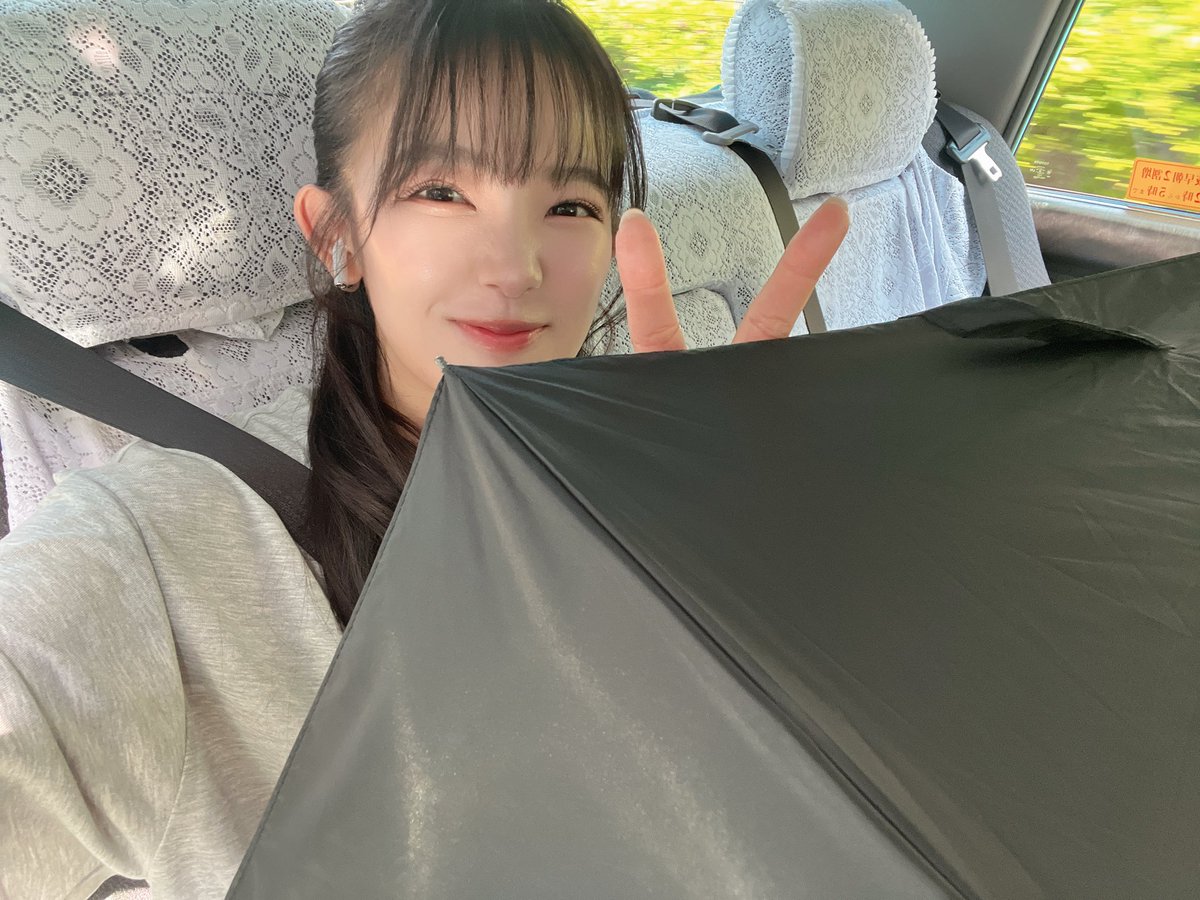 車の中でも日傘差す変な人です
ラフォーレ原宿向かってます🩵
15:00〜17:00 2Fにいます！
GWみんなに会えたら超幸せだよ
遊びにきてね🫣

JIRIJIRI×サウナボーイ https://t.co/8vD8JoaYcx
