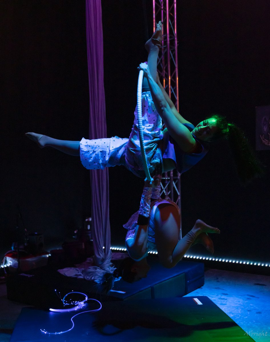 PrettyPilotGirl's tweet photo. So much trust, faith, and love goes into aerial duos. ❤️ https://t.co/ynsQtSWQLi