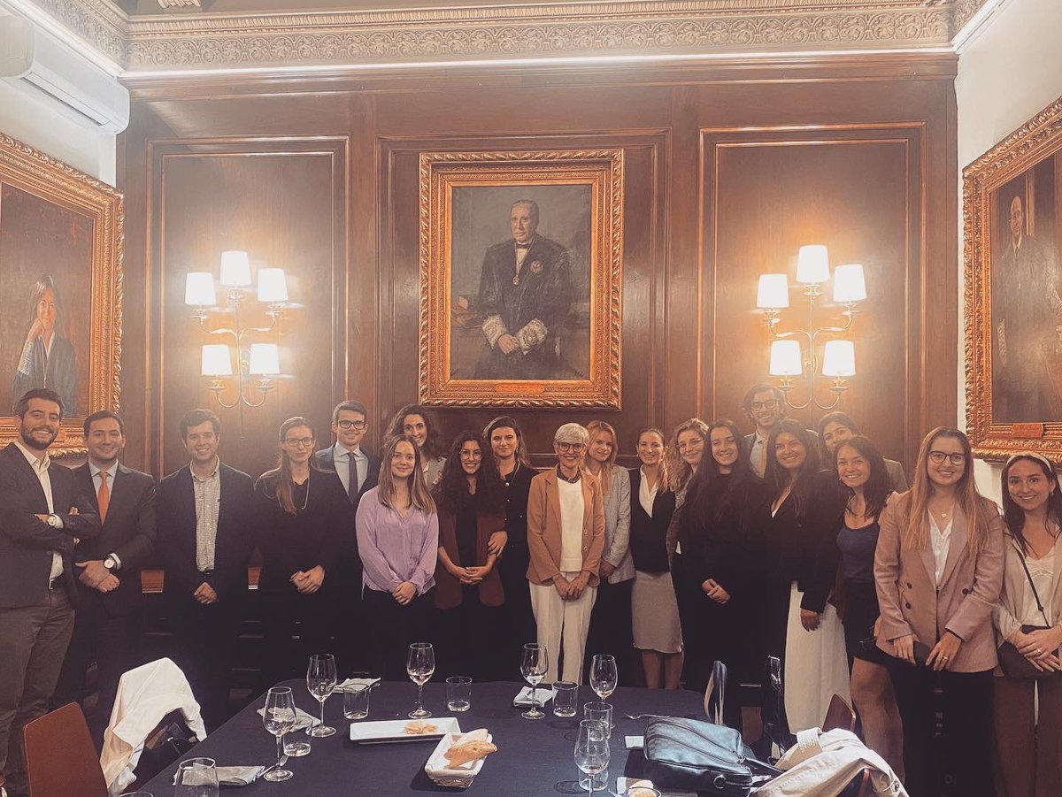 GAJBarcelona's tweet photo. 📸🎙️ Ahir vam tenir el plaer d’organitzar una nova edició dels nostres #GAJTalks amb una convidada de primer nivell com és l’advocada penalista Olga Tubau.
Moltes gràcies a tots per acompanyar-nos ahir! Seguim! https://t.co/1SefvZKV7L