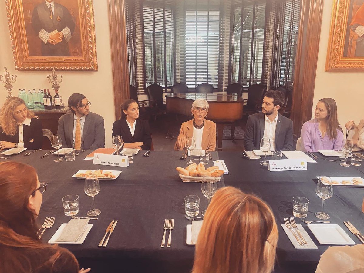 GAJBarcelona's tweet photo. 📸🎙️ Ahir vam tenir el plaer d’organitzar una nova edició dels nostres #GAJTalks amb una convidada de primer nivell com és l’advocada penalista Olga Tubau.
Moltes gràcies a tots per acompanyar-nos ahir! Seguim! https://t.co/1SefvZKV7L