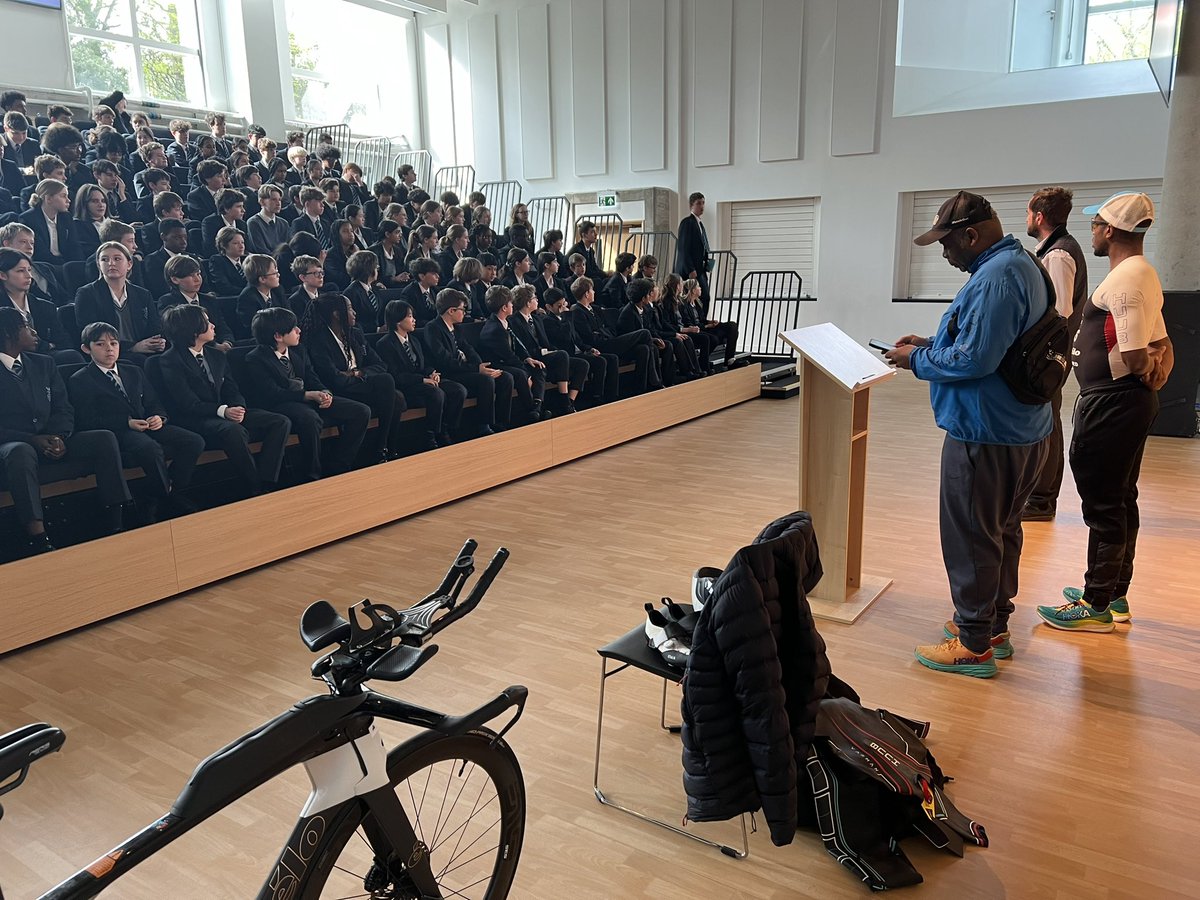 JnrTriCoaching's tweet image. In supporting Autism Awareness Month &amp;amp; Neurodiversity Week,we presented to a school assembly alongside Sam Holness and his coach/father,Tony.They gave an inspirational talk about using autism as a superpower to achieve great things in triathlon through hard work and consistency.